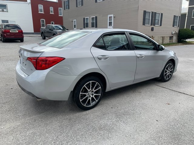 2017 Toyota Corolla L photo 3