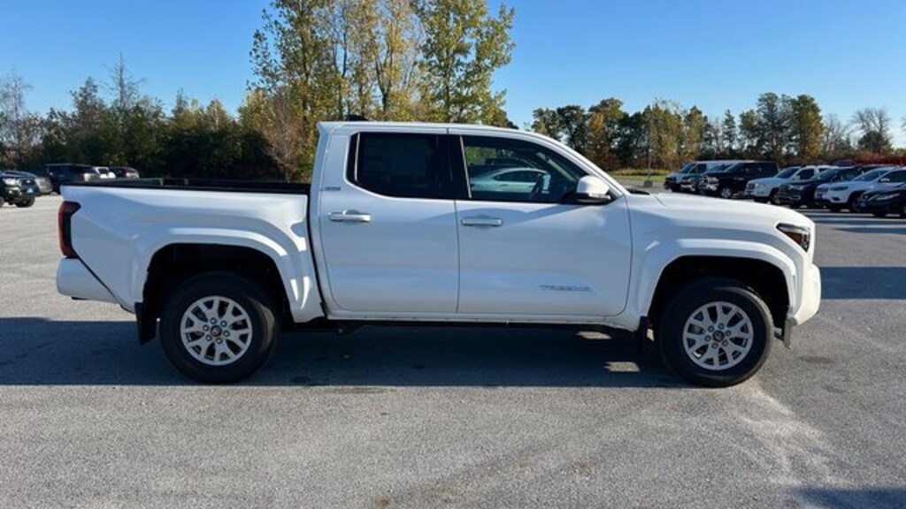 New 2025 Toyota Tacoma SR5 4X4 DOUBLE CAB