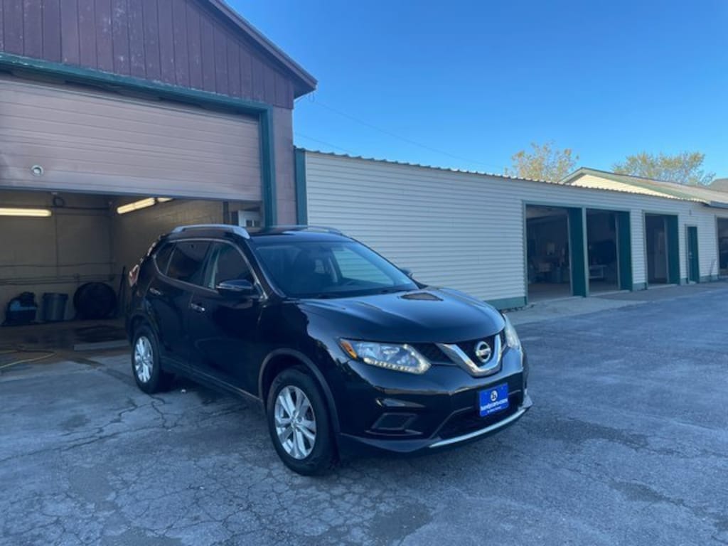 Used 2016 Nissan Rogue SV SUV