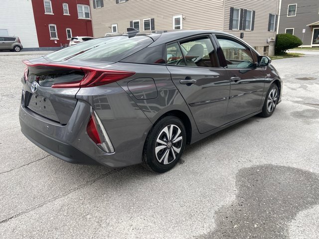 2017 Toyota Prius Prime Advanced photo 4