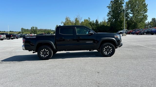 Used 2022 Toyota Tacoma TRD Off Road with VIN 3TMCZ5ANXNM455839 for sale in Saint Albans, VT