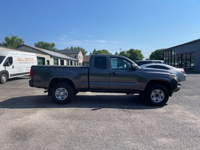 2021 Toyota Tacoma SR photo 4
