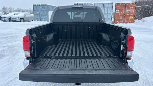 2022 Toyota Tacoma SR5 - Photo 5