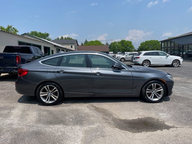 Used 2018 BMW 3 Series 330i with VIN WBA8Z9C51JB220531 for sale in Saint Albans, VT