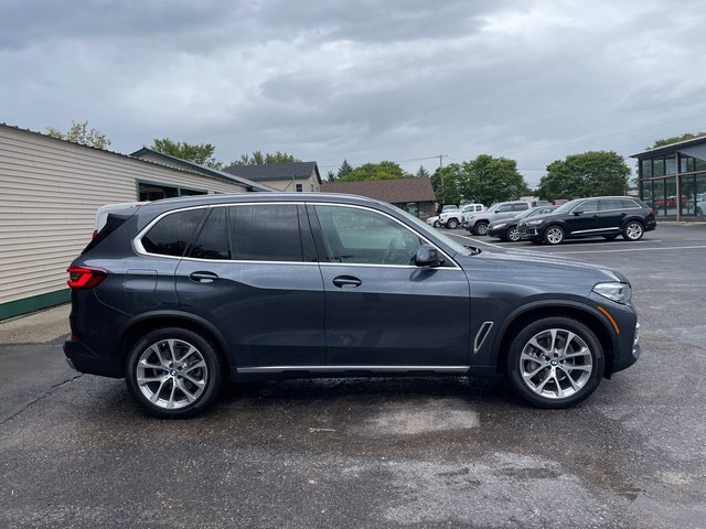 Used 2021 BMW X5 40i with VIN 5UXCR6C06M9G93757 for sale in Saint Albans, VT