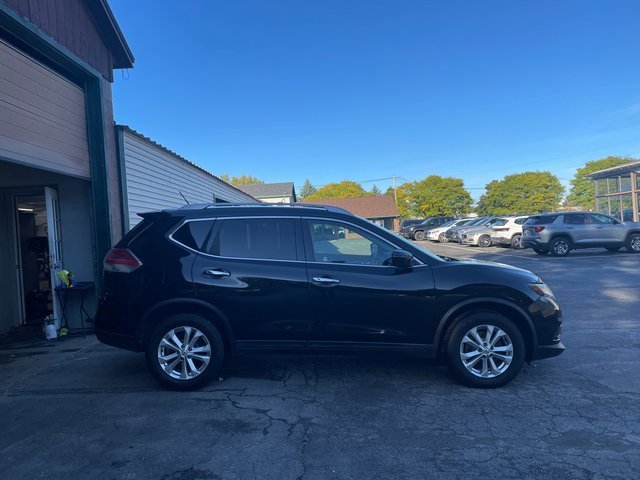 2016 Nissan Rogue AWD SV photo 3
