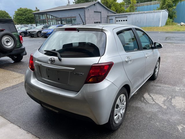 2015 Toyota Yaris L photo 2
