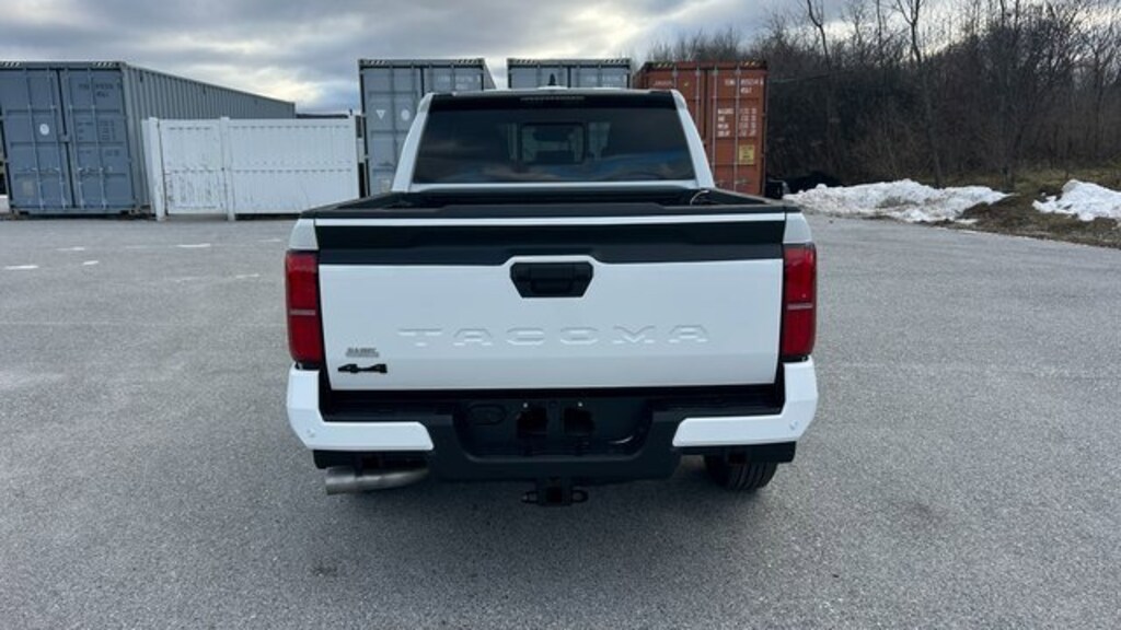 New 2025 Toyota Tacoma SR5 4X4 DOUBLE CAB