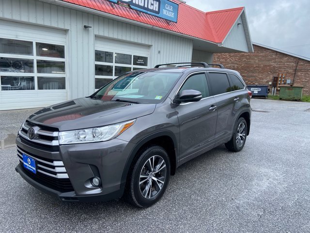 2018 Toyota Highlander LE Plus photo 3