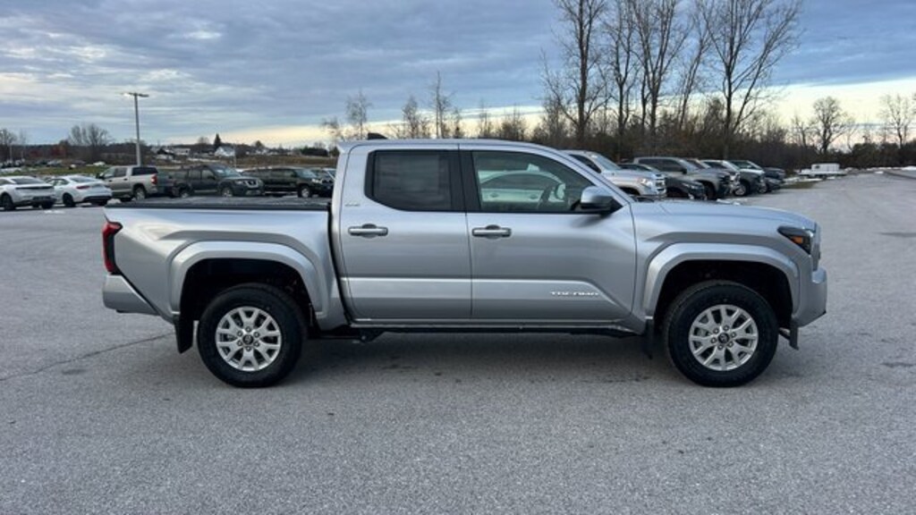 New 2025 Toyota Tacoma SR5 4X4 DOUBLE CAB