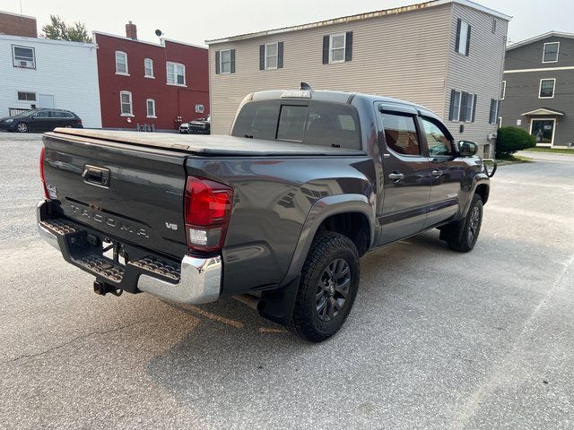 2022 Toyota Tacoma SR5 photo 3