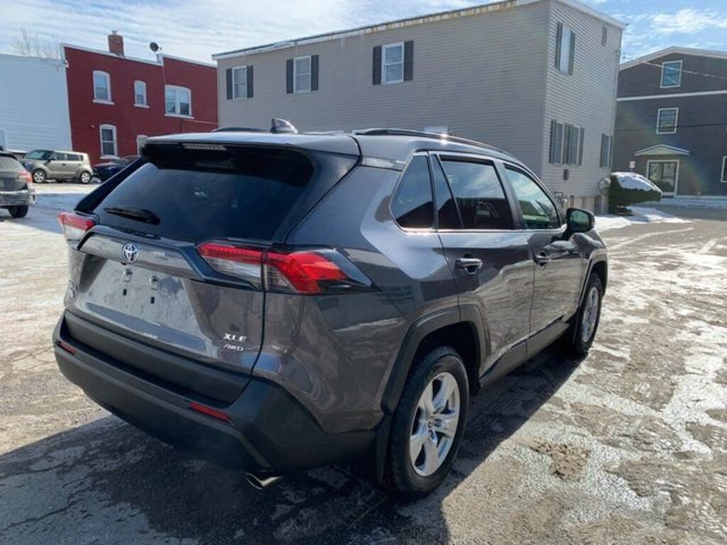 Used 2020 Toyota RAV4 XLE SUV