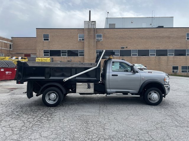 2022 Ram 5500 Tradesman photo 2