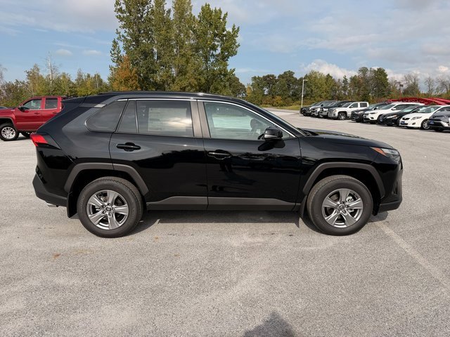 2025 Toyota RAV4 XLE photo 2