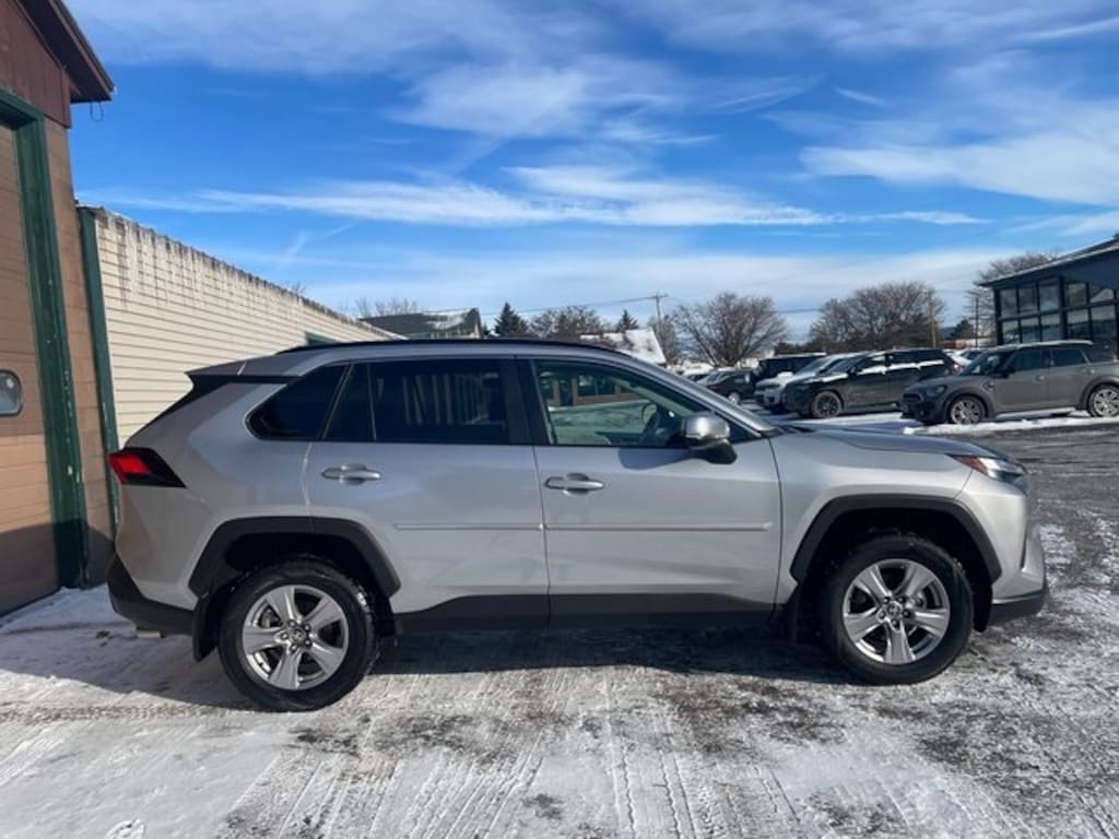 Used 2025 Toyota RAV4 XLE SUV