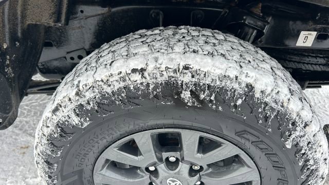 2022 Toyota Tacoma SR5 - Photo 11