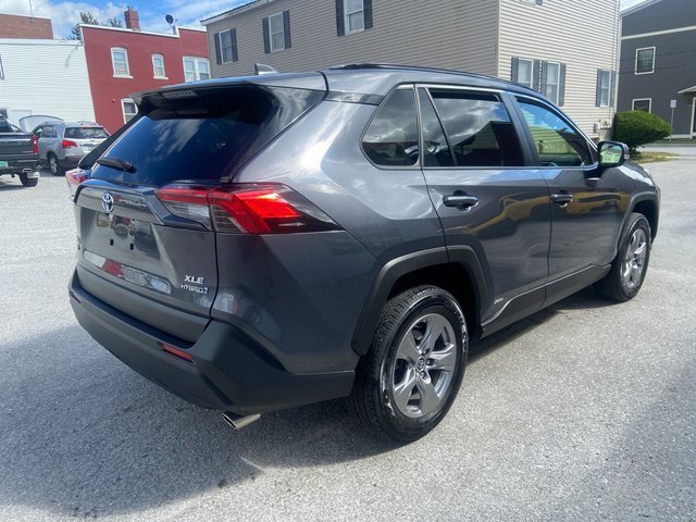 2023 Toyota RAV4 Hybrid XLE photo 3