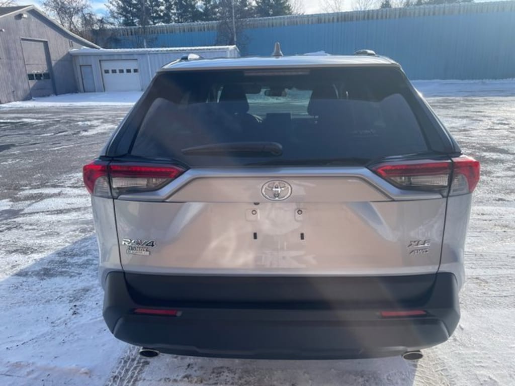 Used 2025 Toyota RAV4 XLE SUV