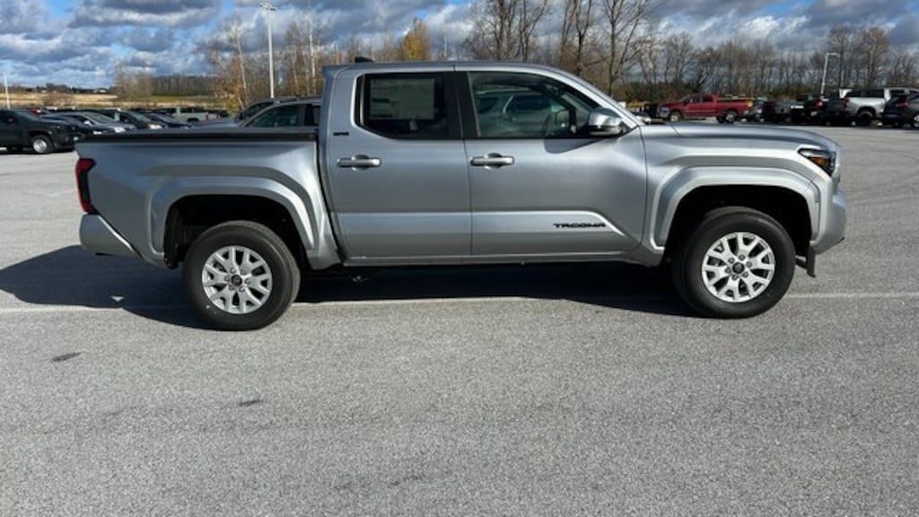 New 2025 Toyota Tacoma SR5 4X4 DOUBLE CAB