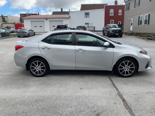 2017 Toyota Corolla L photo 2