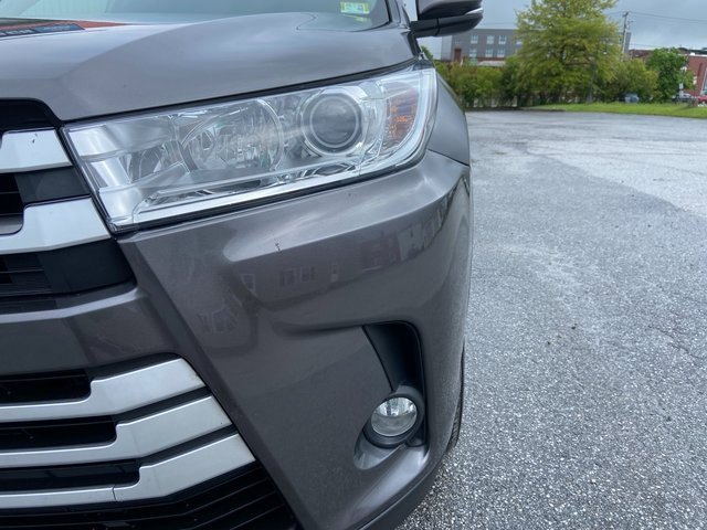 2018 Toyota Highlander LE Plus photo 4