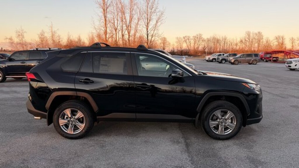 New 2025 Toyota RAV4 XLE XLE AWD SUV