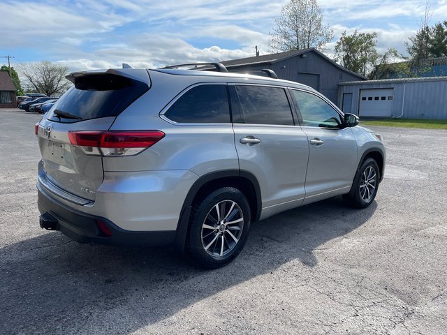 2017 Toyota Highlander XLE photo 3