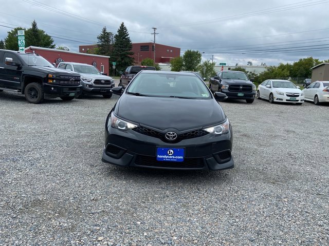 Used 2018 Toyota Corolla iM Base with VIN JTNKARJE2JJ562607 for sale in Saint Albans, VT