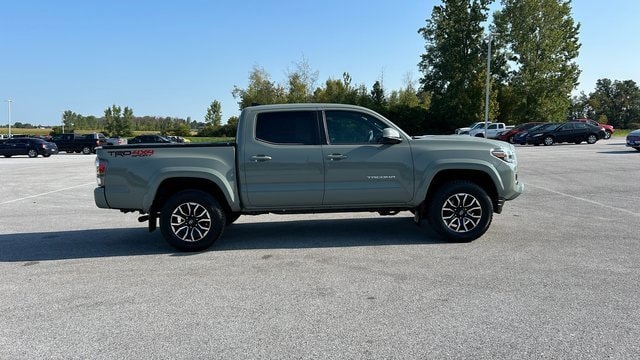 Used 2022 Toyota Tacoma TRD Sport with VIN 3TMCZ5AN2NM463983 for sale in Saint Albans, VT