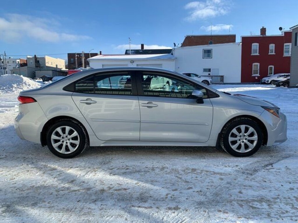 Used 2020 Toyota Corolla LE Sedan