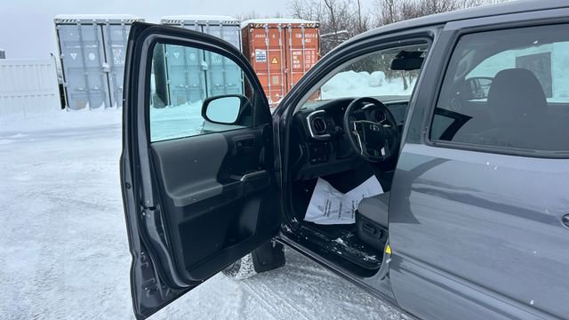 2022 Toyota Tacoma SR5 - Photo 12