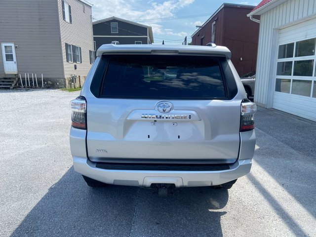 2022 Toyota 4Runner SR5 Premium photo 4