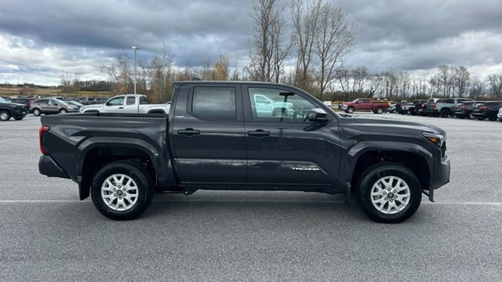New 2025 Toyota Tacoma SR5 4X4 DOUBLE CAB
