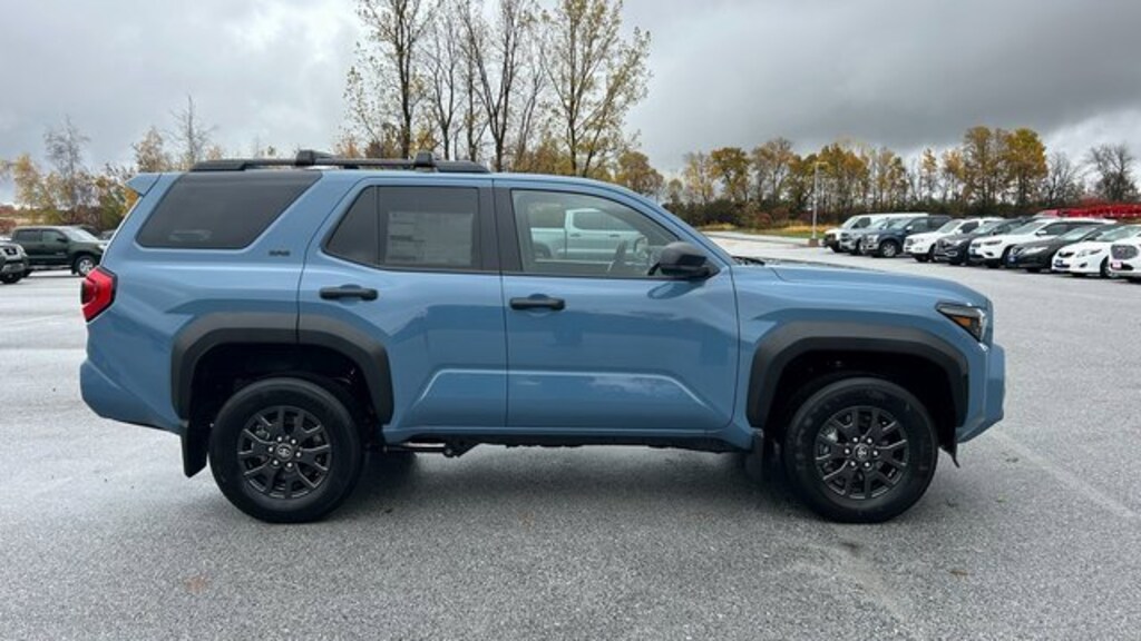 New 2025 Toyota 4Runner SR5 4WD SR5