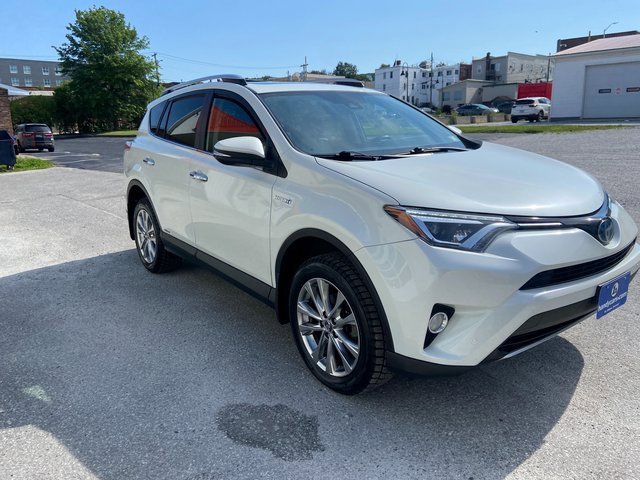 2016 Toyota RAV4 Hybrid Limited photo 2