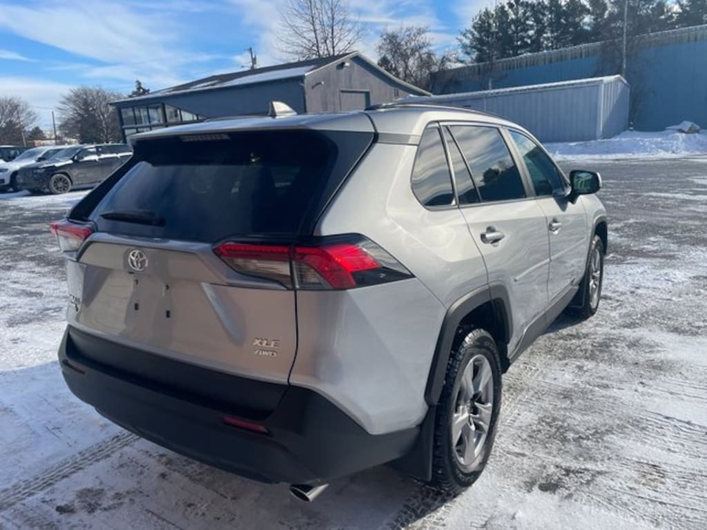 Used 2025 Toyota RAV4 XLE SUV