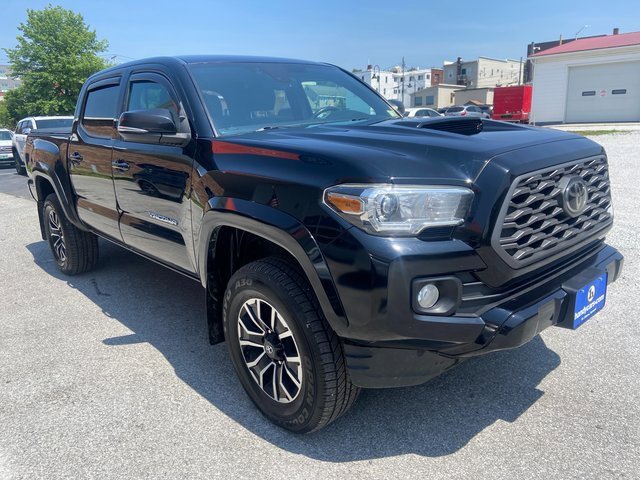 2020 Toyota Tacoma TRD Sport photo 3