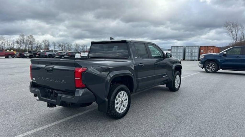 New 2025 Toyota Tacoma SR5 4X4 DOUBLE CAB