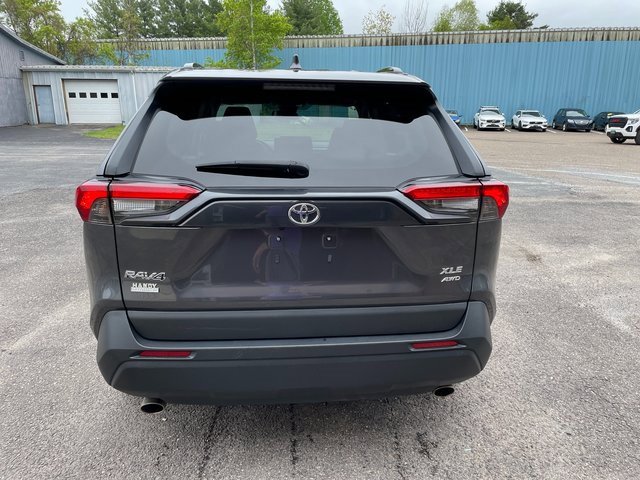 2022 Toyota RAV4 XLE photo 4