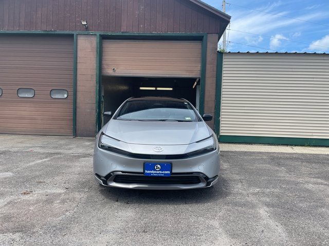 2024 Toyota Prius Limited photo 2