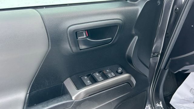 2022 Toyota Tacoma SR5 - Photo 25