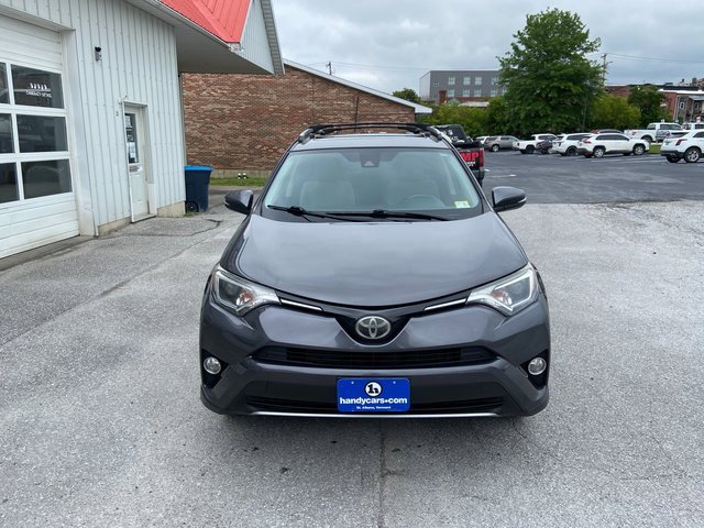 2017 Toyota RAV4 XLE photo 3