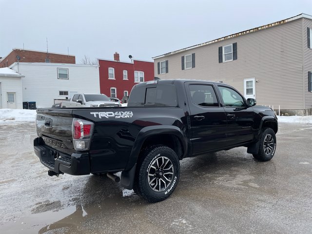 2022 Toyota Tacoma TRD Sport photo 3