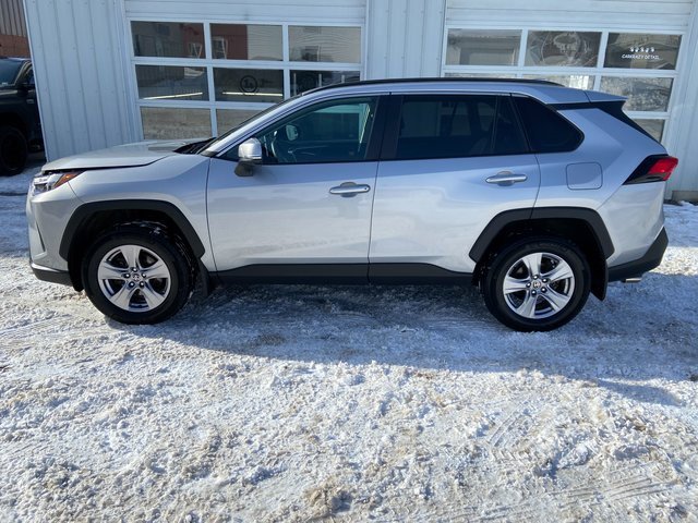 Certified 2022 Toyota RAV4 XLE with VIN 2T3P1RFV0NW309666 for sale in Saint Albans, VT