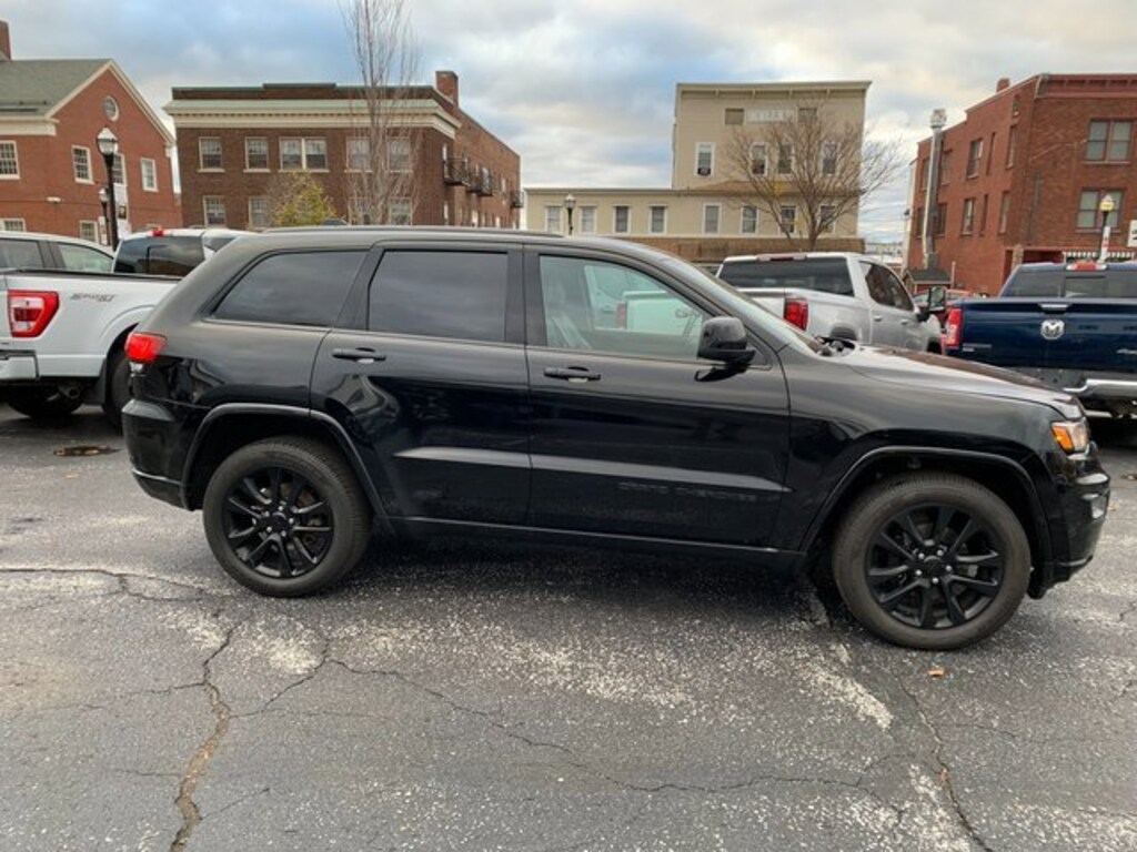 Used 2019 Jeep Grand Cherokee Altitude SUV