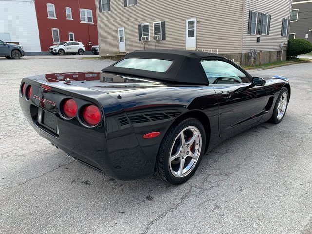 2004 Chevrolet Corvette Base Convertible photo 3