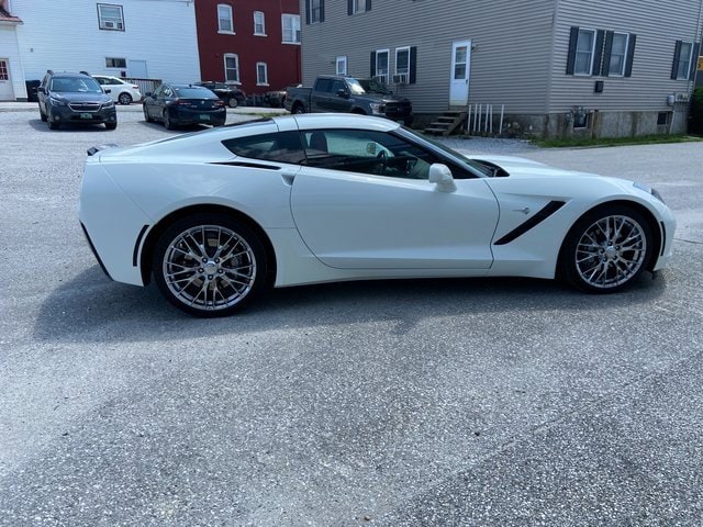 Used 2019 Chevrolet Corvette 1LT with VIN 1G1YB2D76K5105396 for sale in Saint Albans, VT