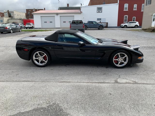 2004 Chevrolet Corvette Base Convertible photo 2
