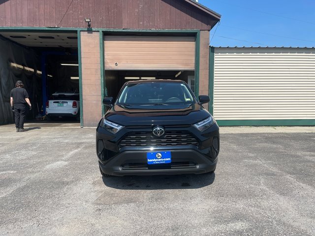 2023 Toyota RAV4 LE photo 2