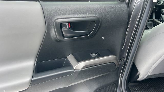 2022 Toyota Tacoma SR5 - Photo 31